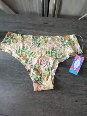 Cheek Boss Pink and Green Foliage Greenery Cheeky Underwear Panty Size L NWT
